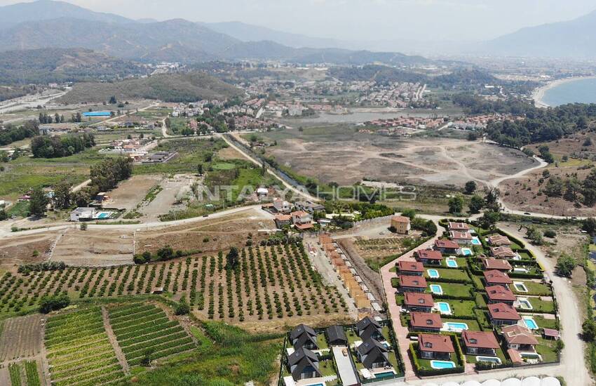 Muğla Fethiye’de Huzurlu Konumda Havuzlu Eşyalı Lüks Villa 11