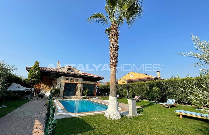 Muğla Fethiye’de Huzurlu Konumda Havuzlu Eşyalı Lüks Villa 14