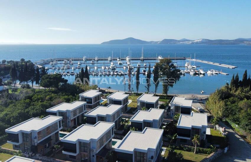 Muğla Milas'ta Marina Manzaralı Satılık Lüks Evler 5