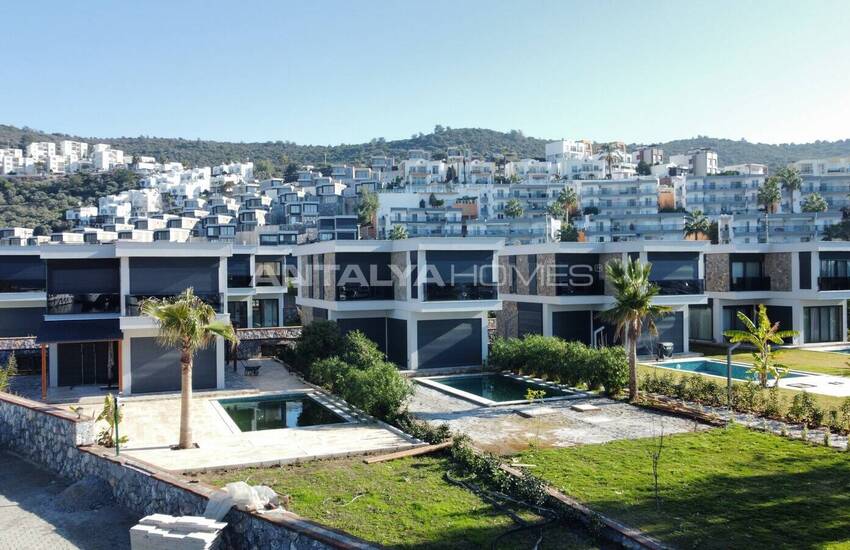 Muğla Milas'ta Marina Manzaralı Satılık Lüks Evler 2