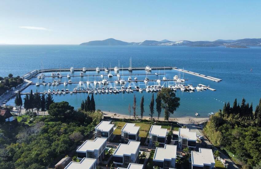 Muğla Milas'ta Marina Manzaralı Satılık Lüks Evler 6