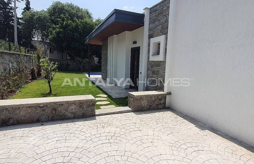 Detached Villas with Private Gardens in Mugla Bodrum 4
