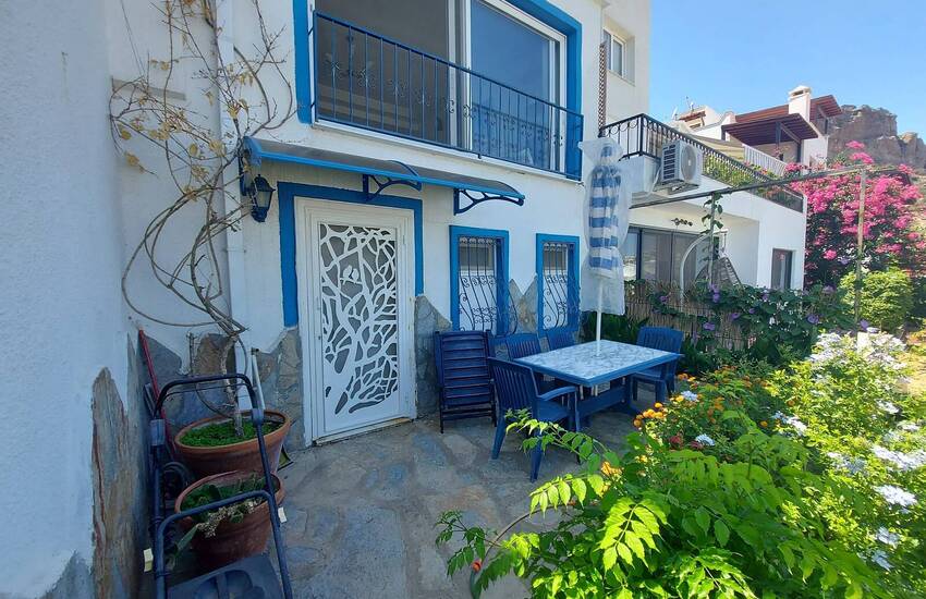 Detached House with Sea View in Corner Location in Bodrum