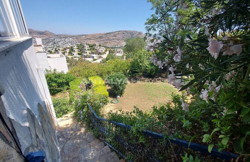 Detached House with Sea View in Corner Location in Bodrum 10