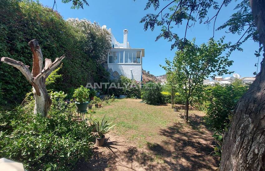 Detached House with Sea View in Corner Location in Bodrum 11