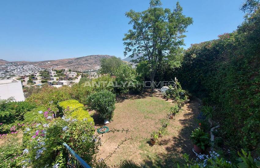 Detached House with Sea View in Corner Location in Bodrum 12