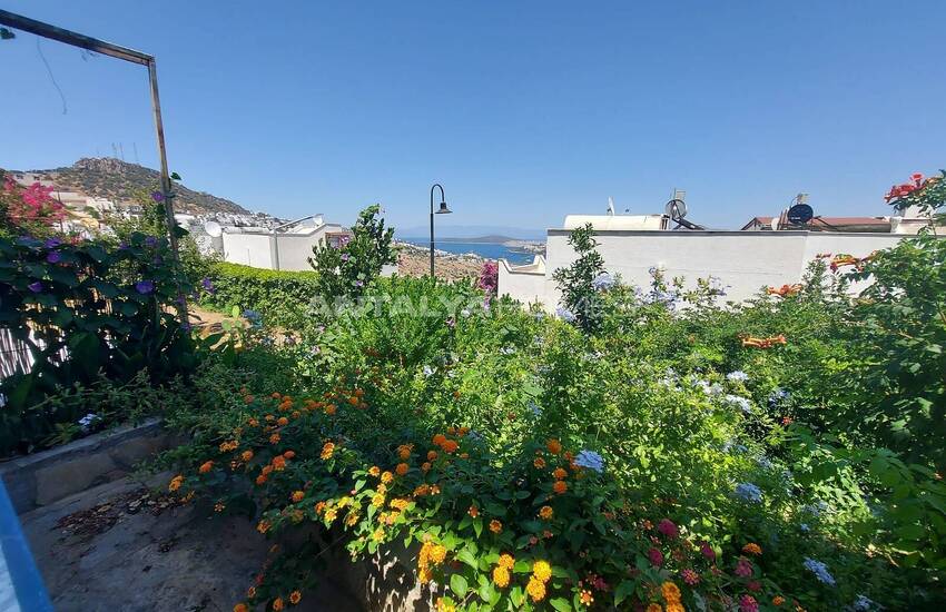 Detached House with Sea View in Corner Location in Bodrum 16