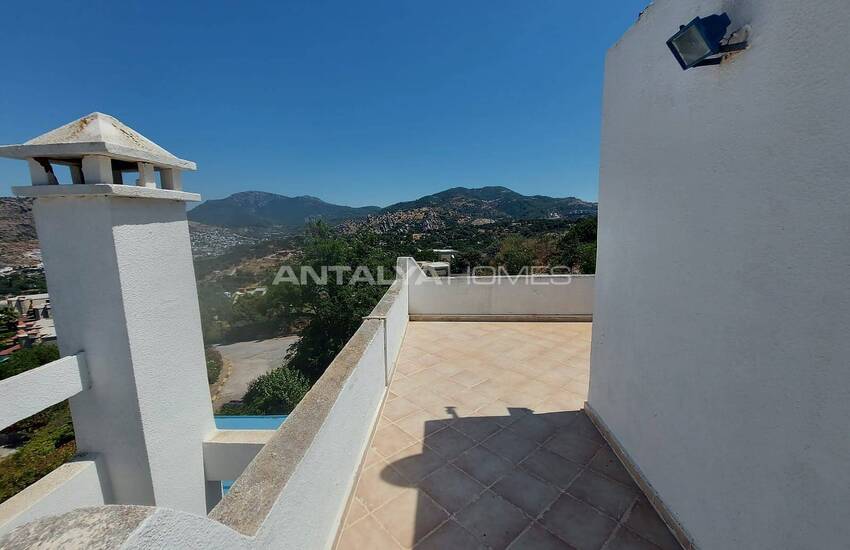 Detached House with Sea View in Corner Location in Bodrum 9