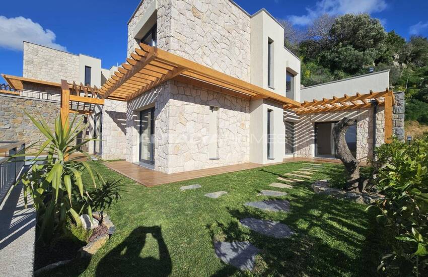 Bodrum Gümüşlük'te Deniz Manzaralı Taş Villalar 3