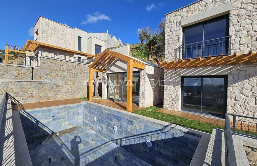 Bodrum Gümüşlük'te Deniz Manzaralı Taş Villalar 2