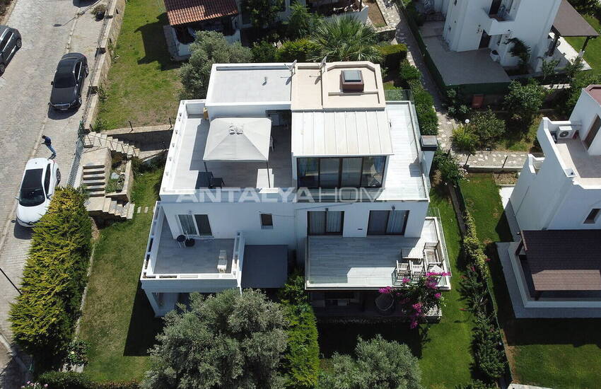 Doppelhaushälfte Mit Meerblick Und Garten In Bodrum Turkbuku 3