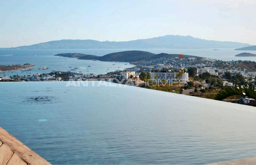 Bodrum'da Kesintisiz Deniz Manzaralı Müstakil Villalar