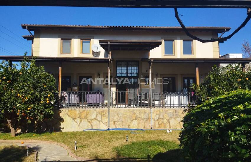 Fethiye'de Ana Cadde Üzerinde Müstakil Bahçe İçinde Dubleks Villa