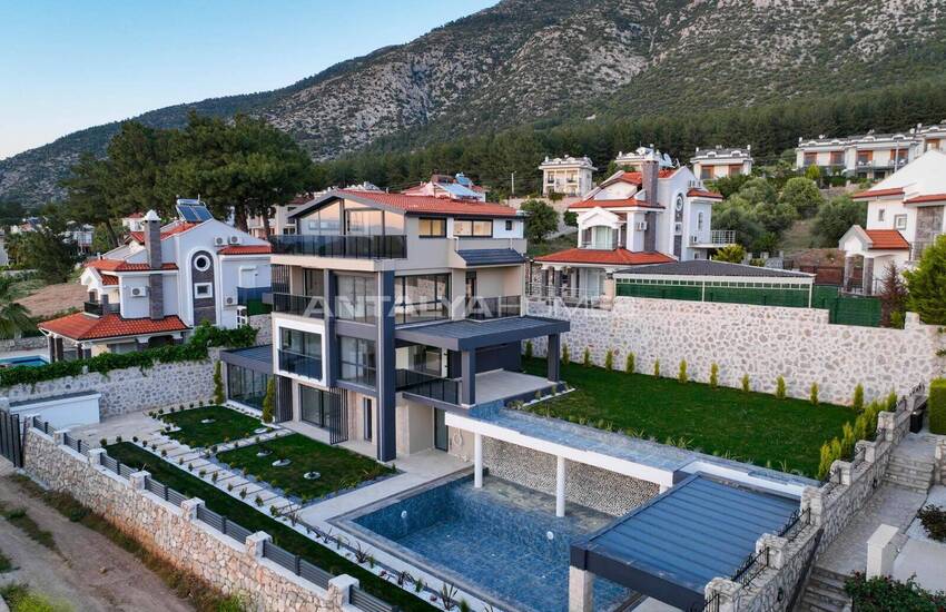 Luxuriöse Freistehende Villa In Einem Einzigartigen Wald In Fethiye