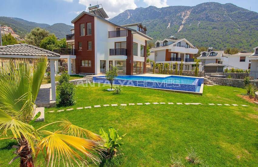 Luxury 5+1 House with Spacious Garden and Pool in Fethiye