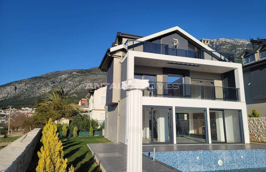 Fethiye Ölüdeniz'de Geniş Bahçe Kullanımlı ve Özel Havuzlu Villalar 4