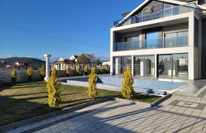 Fethiye Ölüdeniz'de Geniş Bahçe Kullanımlı ve Özel Havuzlu Villalar 5