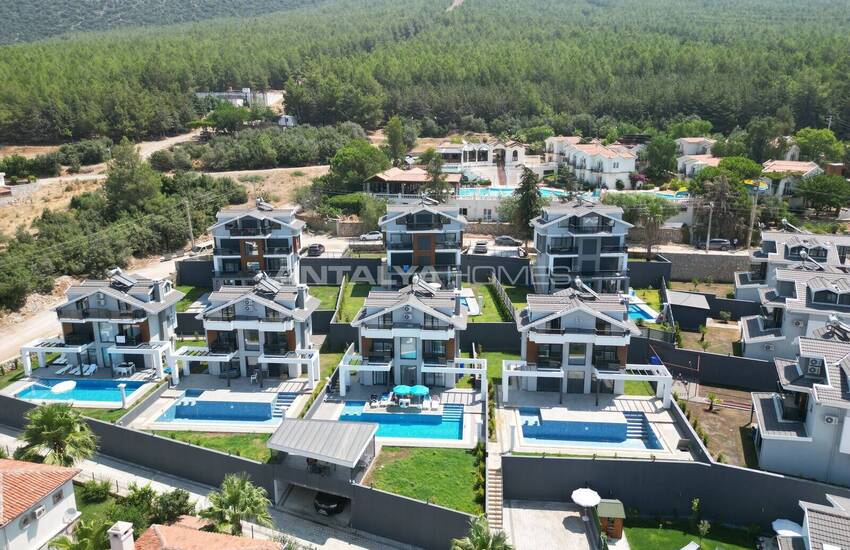 Fethiye'de Özel Havuzlu ve Dağ Manzaralı Müstakil Lüks Villa