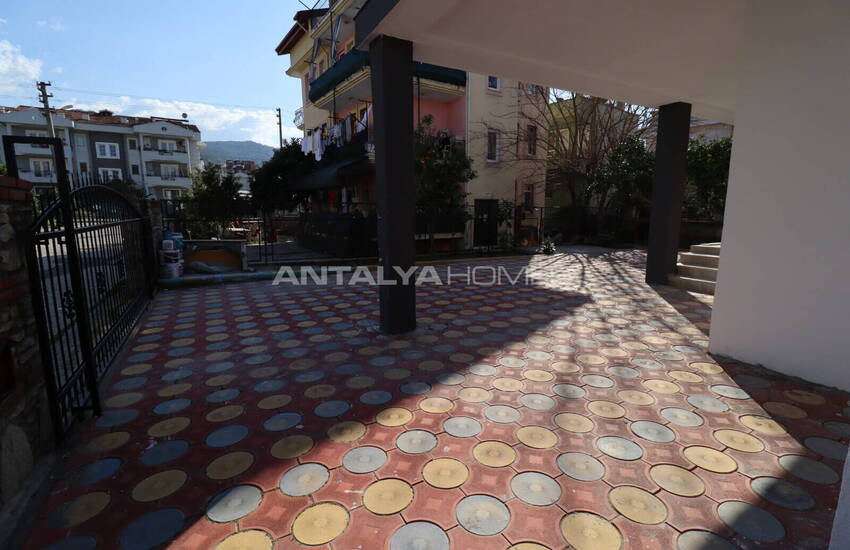 Muğla Fethiye'de Merkezi Konumda 5+1 Bahçeli Şık Villa 5