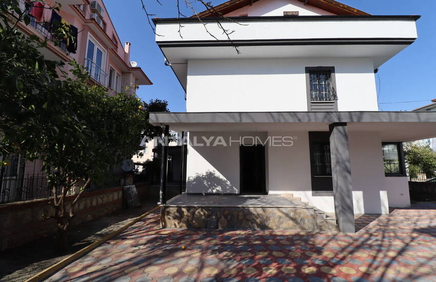 Muğla Fethiye'de Merkezi Konumda 5+1 Bahçeli Şık Villa 1