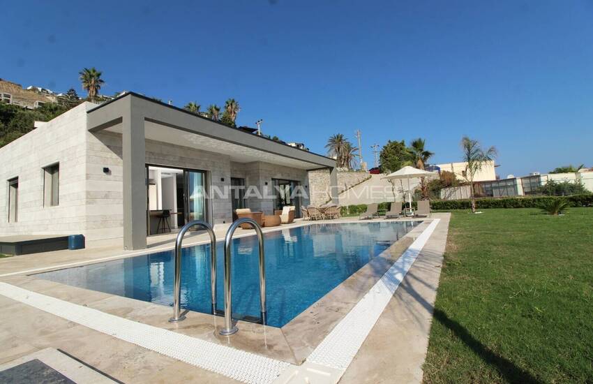 Sea View Villas with Pools and Gardens in Bodrum Yalikavak