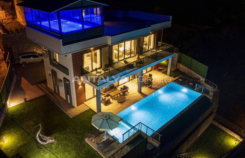 فيلا منفصلة مع مسبح داخلي وخارجي في فاراليا، فتحية 10