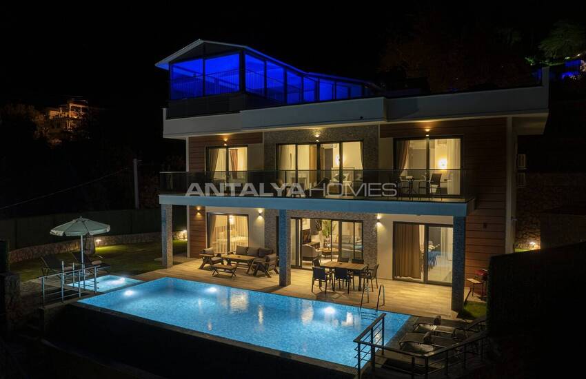 فيلا منفصلة مع مسبح داخلي وخارجي في فاراليا، فتحية 12