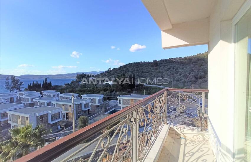Apartment in a Complex Next to Marina in Milas, Mugla