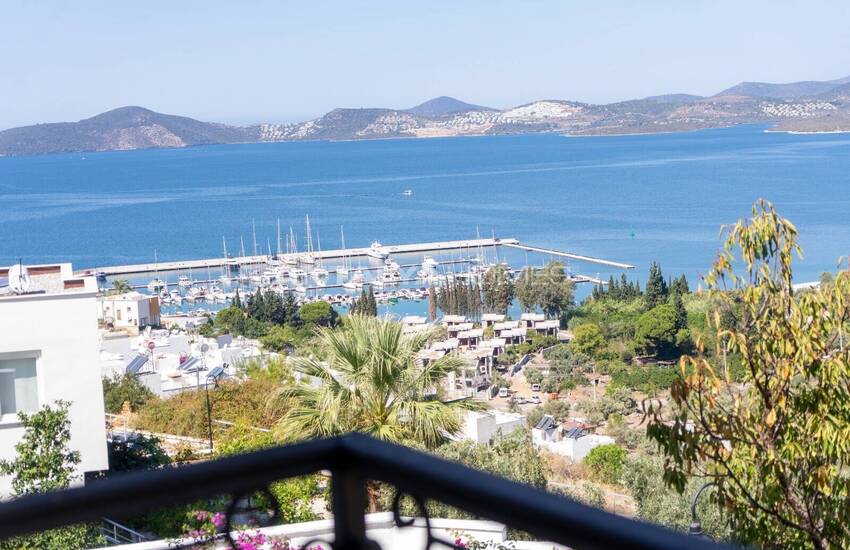 Sea View Apartment Suitable for Investment in Mugla Gulluk