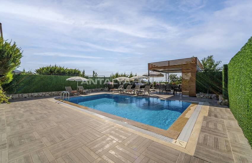 Шикарная Вилла с Личным Садом и Бассейнами в Олюденизе 10