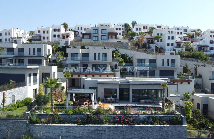 Sea View Villas with Private Garden in Yalikavak Bodrum