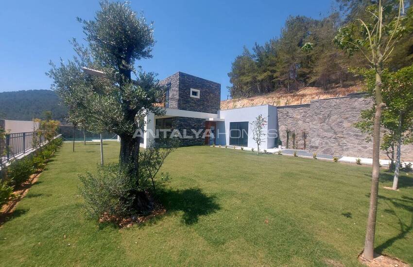 Bodrum Yalıçiftlik'de Doğa Manzaralı Müstakil Villalar 2