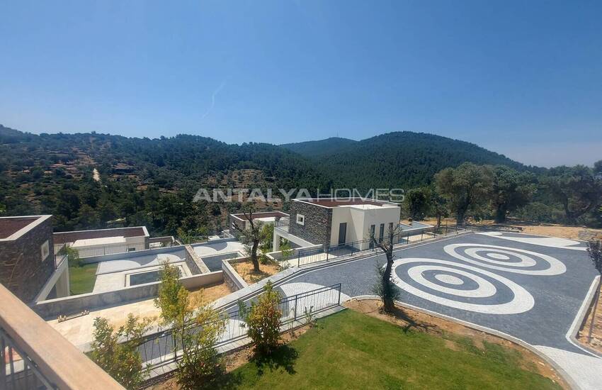 Bodrum Yalıçiftlik'de Doğa Manzaralı Müstakil Villalar 11