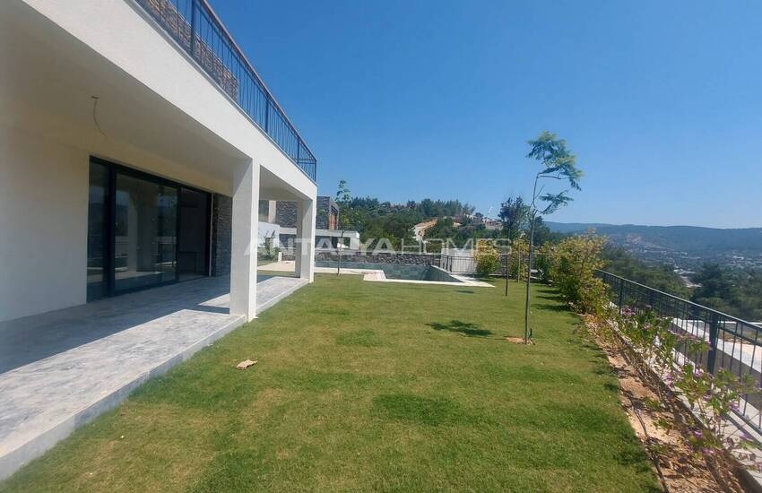 Bodrum Yalıçiftlik'de Doğa Manzaralı Müstakil Villalar 9