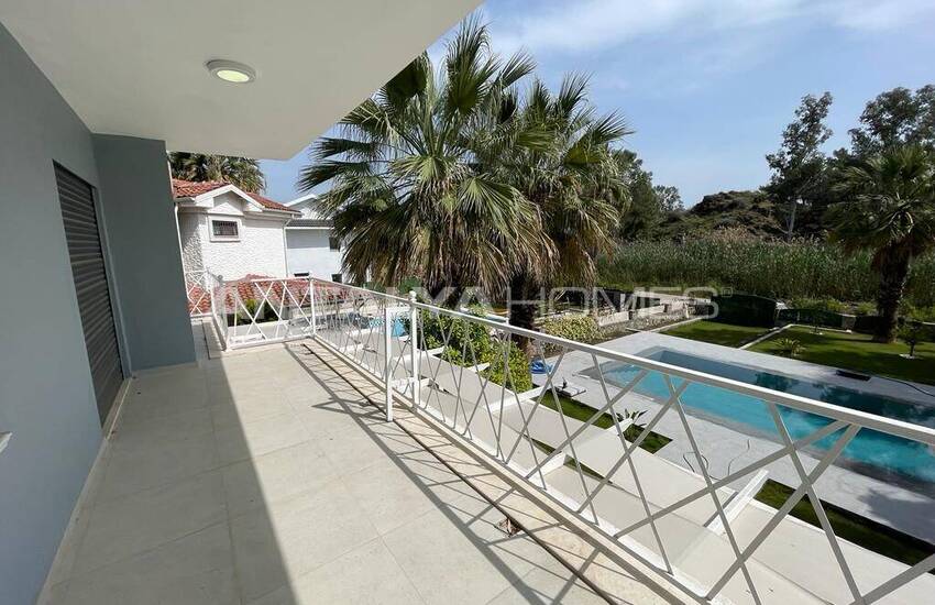 Muğla Fethiye'de Çalış Plajı'na Yakın Havuzlu 4+1 Villa 9