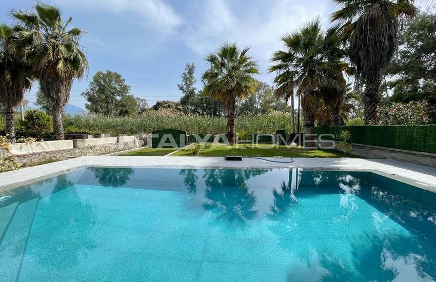 Muğla Fethiye'de Çalış Plajı'na Yakın Havuzlu 4+1 Villa 3