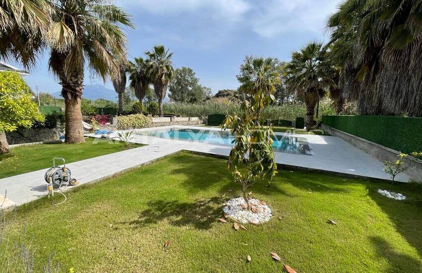Muğla Fethiye'de Çalış Plajı'na Yakın Havuzlu 4+1 Villa 8