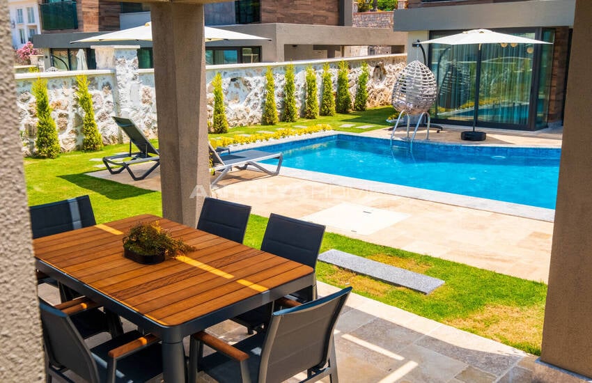 Ölüdeniz'de 3+1 Müstakil Havuz ve Saunalı Satılık Villa 9