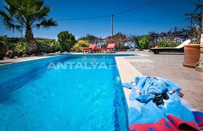 Fethiye Faralya'da Özel Havuzlu ve Geniş Bahçe Kullanımlı Villa 4