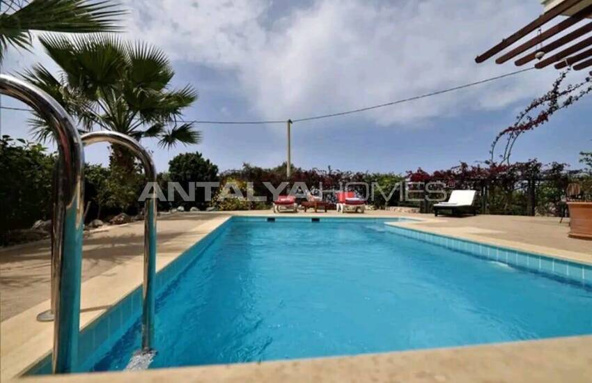 Fethiye Faralya'da Özel Havuzlu ve Geniş Bahçe Kullanımlı Villa 5