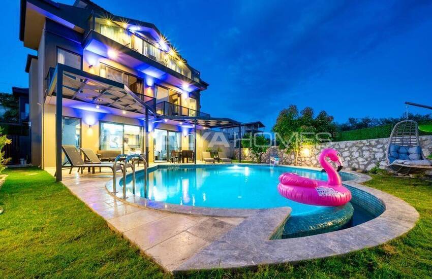 Fethiye Çiftlik'te Açık ve Kapalı Yüzme Havuzlu 3+1 Villa 3