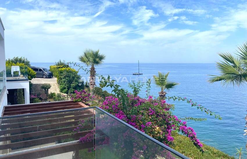 Sea View Apartments in a Seafront Complex in Bodrum