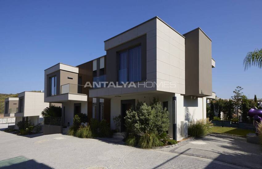 Hus I Ett Omfattande Bostadsprojekt I Adabükü 3