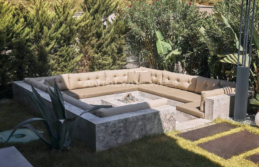 Hus I Ett Omfattande Bostadsprojekt I Adabükü 2