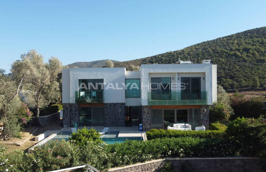 Bodrum'da Özel Havuzlu ve Geniş Bahçeli Müstakil Ev 12