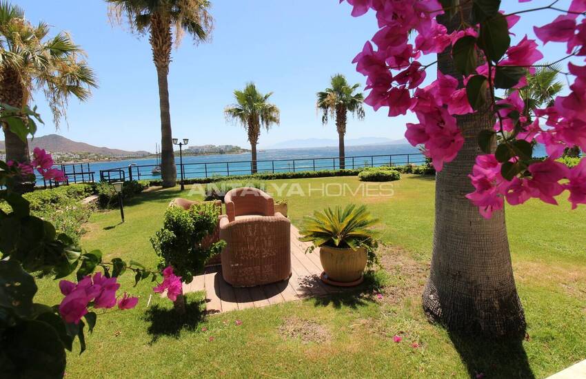 Detached Villa in Seafront Complex with Private Beach in Bodrum