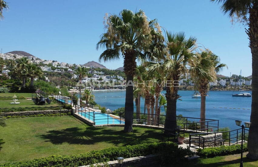 Detached Villa in Seafront Complex with Private Beach in Bodrum 5
