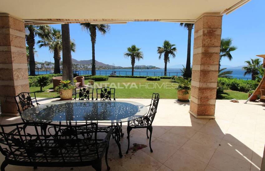 Detached Villa in Seafront Complex with Private Beach in Bodrum 6