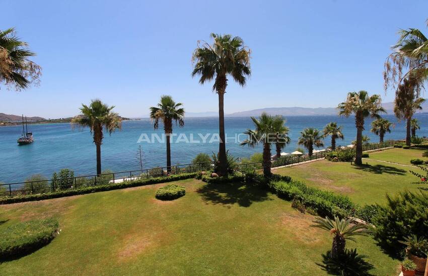 Detached Villa in Seafront Complex with Private Beach in Bodrum 9