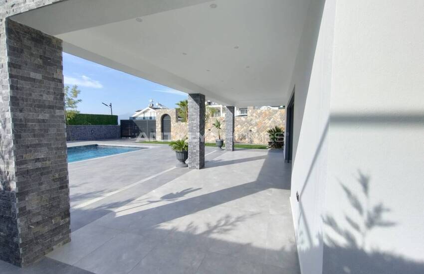 Muğla Fethiye'de Özel Havuzlu Şık Müstakil Villa 13